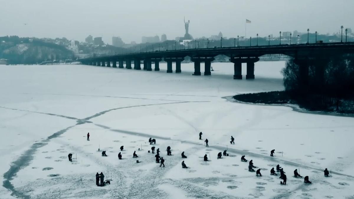 Коммунальщики напомнили киевлянам об опасности тонкого льда с помощью короткометражки Коммунальщики напомнили киевлянам об опасности тонкого льда с помощью короткометражки