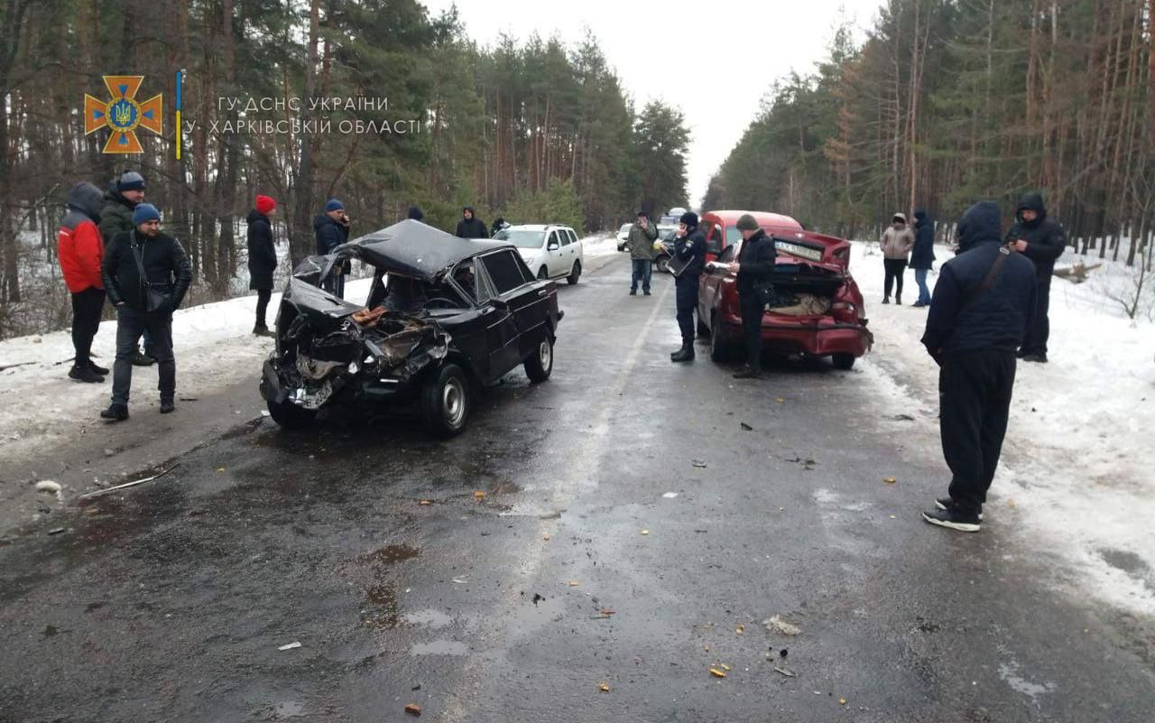 В жуткую аварию в Харьковской области попали 5 авто: пострадал 6-летний ребенок