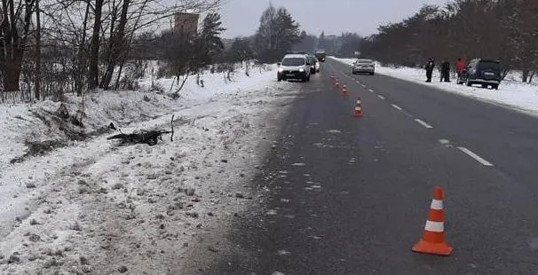 На Львівщині позашляховик на смерть збив велосипедиста