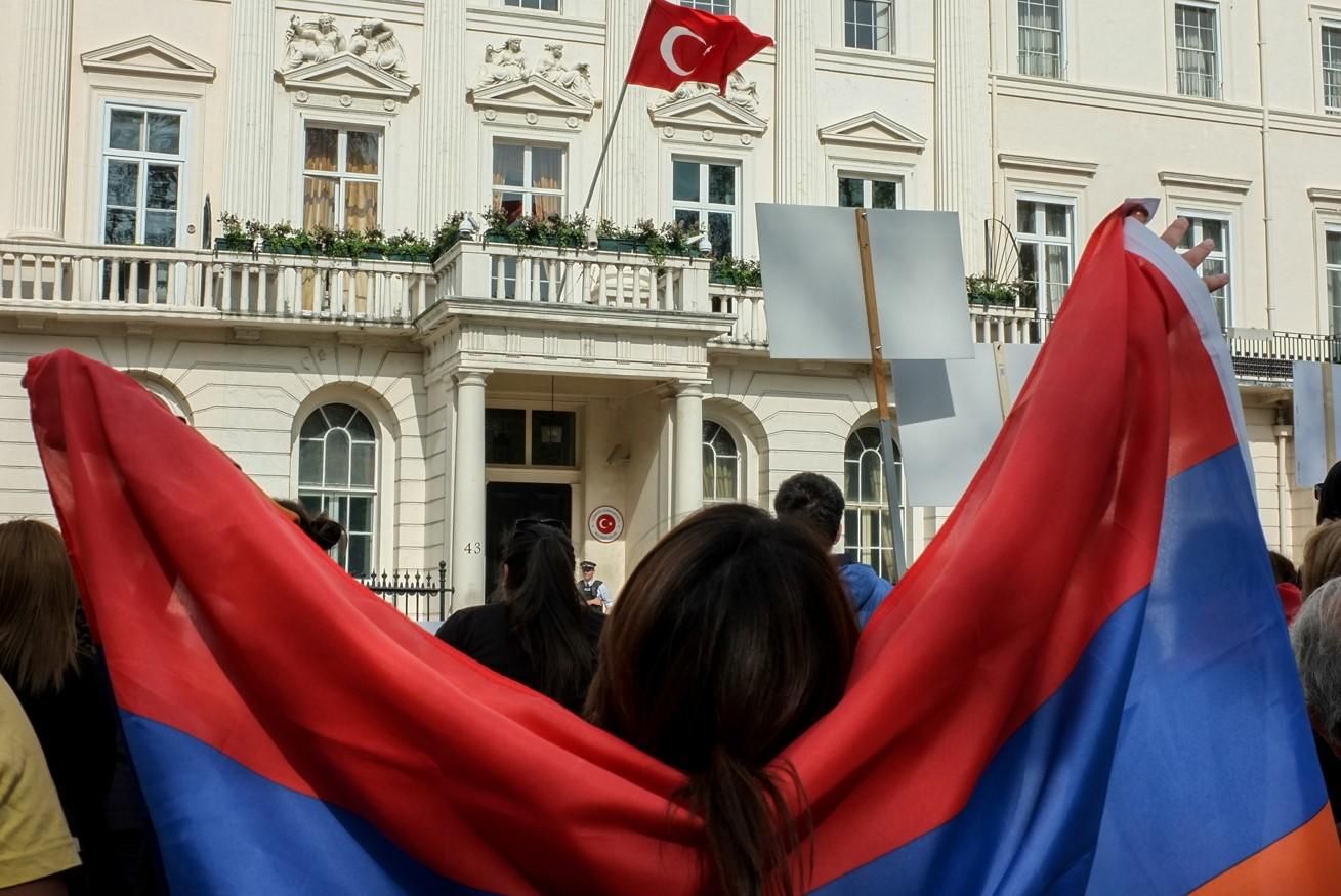 Вперше за 10 років: Туреччина й Вірменія провели переговори про відновлення відносин - 24 Канал Вперше за 10 років: Туреччина й Вірменія провели переговори про відновлення відносин - 24 Канал