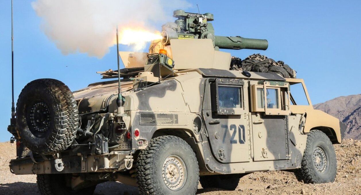 "Хаммеры" США с новыми ракетами разрешили бы ситуацию на Востоке Украины, – американский эксперт "Хаммеры" США с новыми ракетами разрешили бы ситуацию на Востоке Украины, – американский эксперт