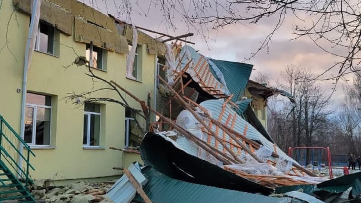 Садик без крыши, почти 200 городов и сел без света: по Черниговщине пронесся ураган