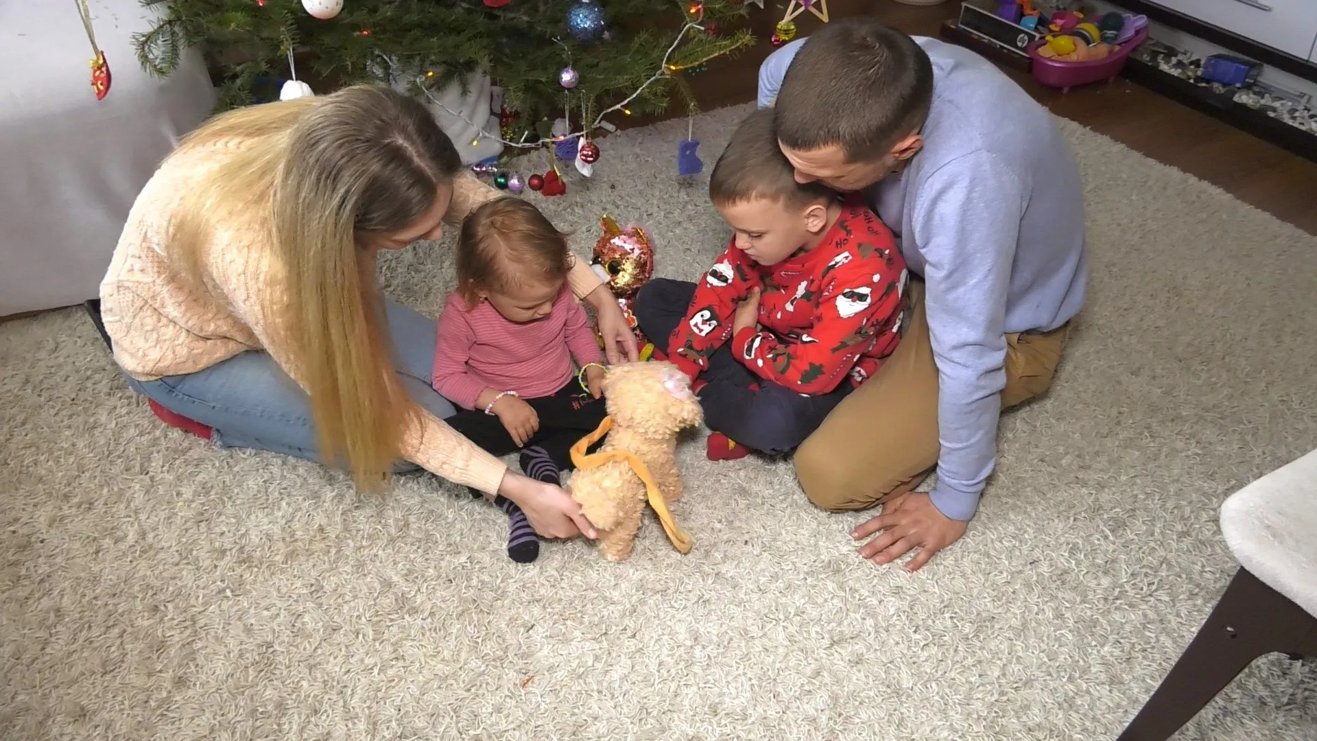 Анна Коваль, Олександр Коваль, Софія Коваль та Артем Коваль Анна Коваль, Олександр Коваль, Софія Коваль та Артем Коваль