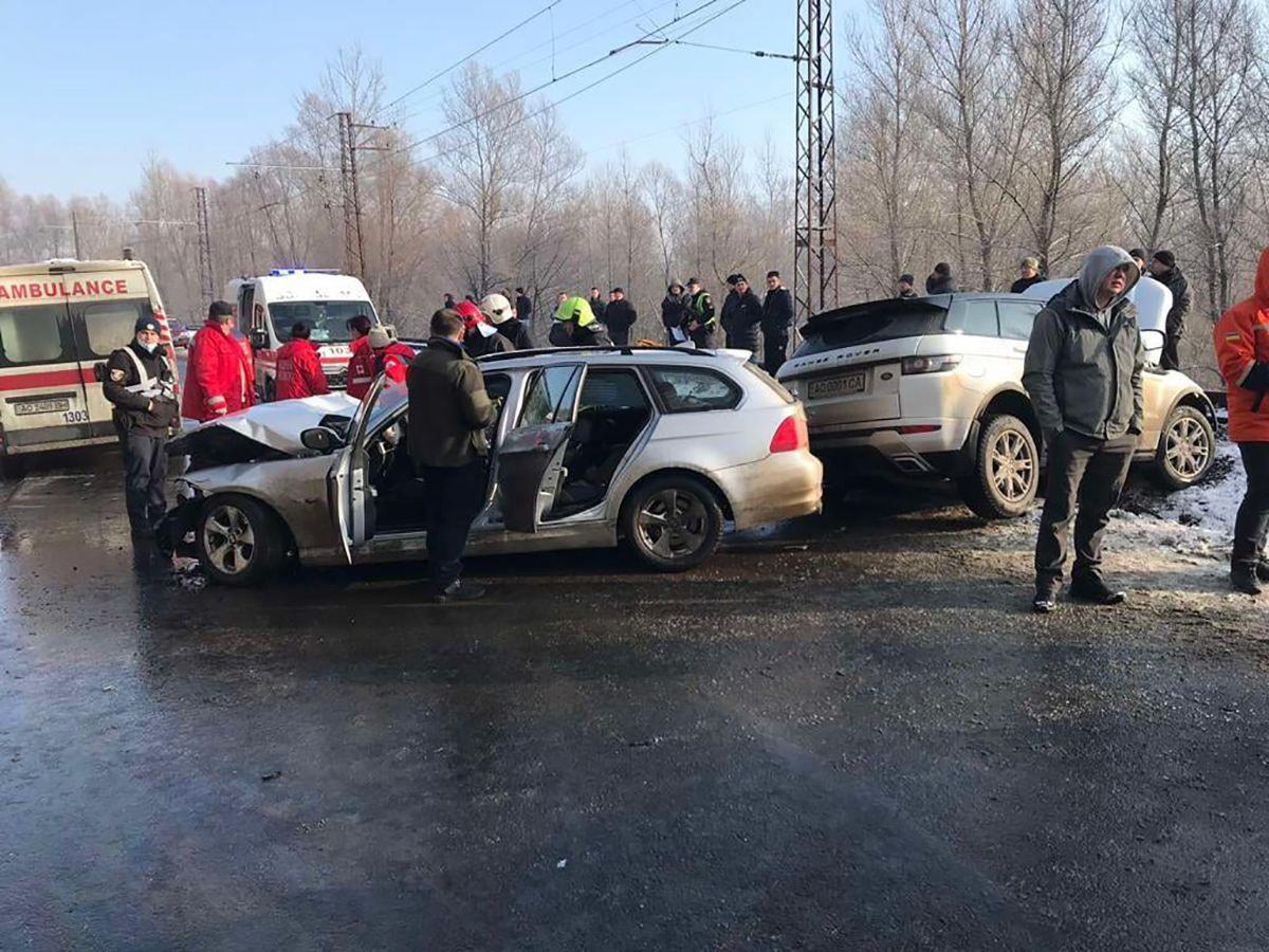 У автотрощі на Закарпатті постраждали 7 людей, серед яких троє дітей - Україна новини - 24 Канал