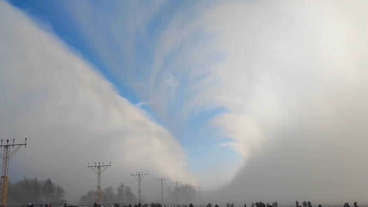 Неймовірна посадка "Мрії" у Польщі: показали відео з кабіни літака - Україна новини - 24 Канал Неймовірна посадка "Мрії" у Польщі: показали відео з кабіни літака - Україна новини - 24 Канал