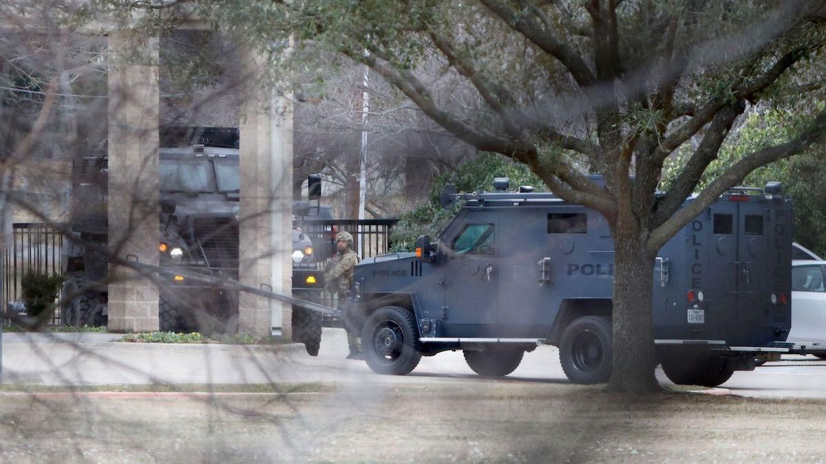 "Я сьогодні помру": озброєний чоловік у США захопив заручників у синагозі - Гарячі новини - 24 Канал "Я сьогодні помру": озброєний чоловік у США захопив заручників у синагозі - Гарячі новини - 24 Канал