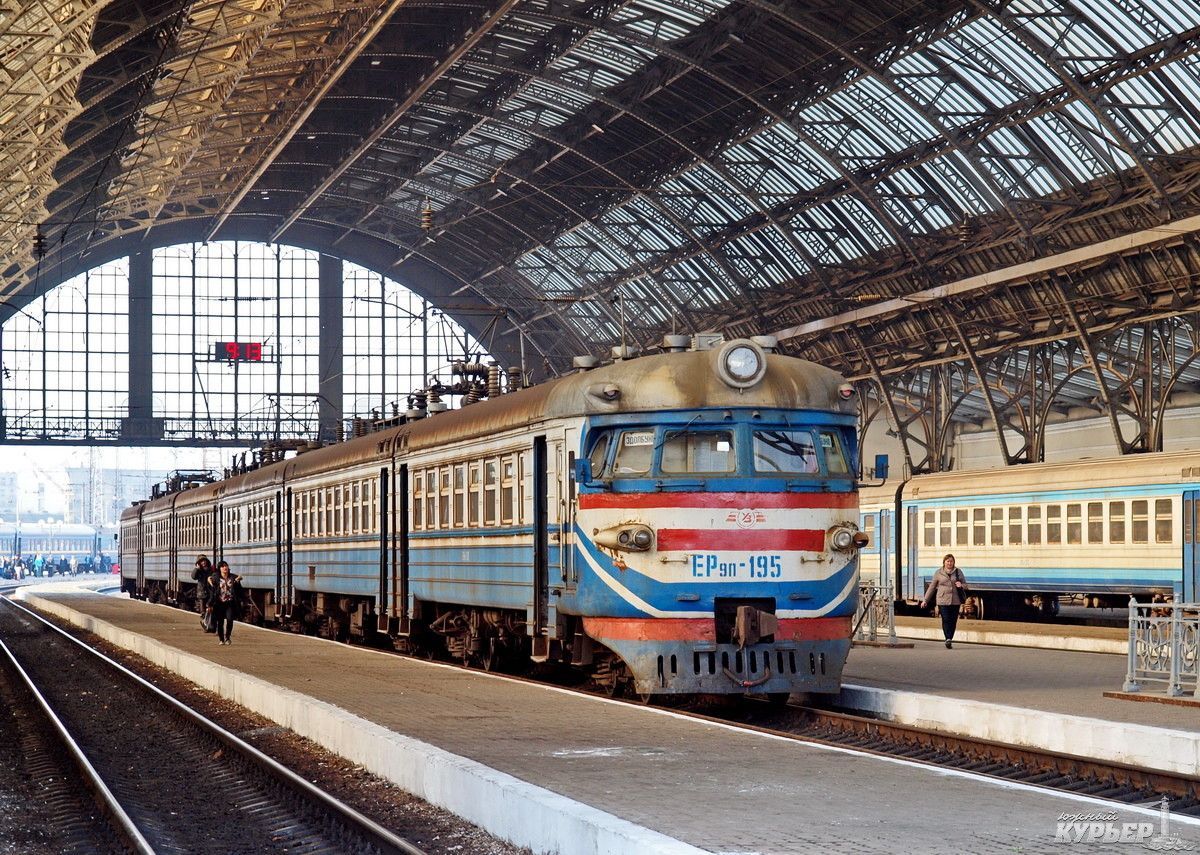 В Киеве отменят ряд рейсов электрички на 3 дня: полный список