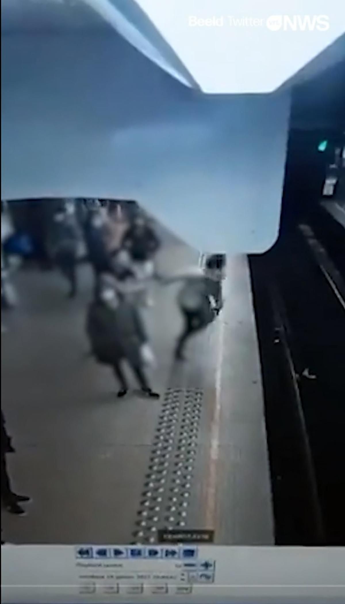 Мужчина в Брюсселе умышленно толкнул женщину под поезд метро