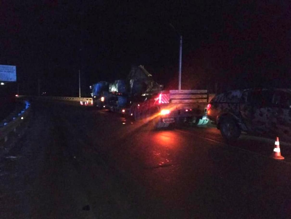 Під Києвом легковик влетів у вантажівку: загинула дитина - Новини Києва - Київ Під Києвом легковик влетів у вантажівку: загинула дитина - Новини Києва - Київ