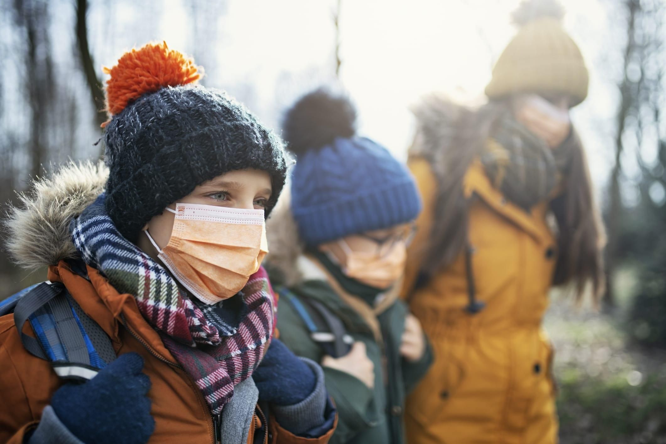 В Украине школьники сидят в холодных классах, где только от +7 до +12: родители бьют тревогу