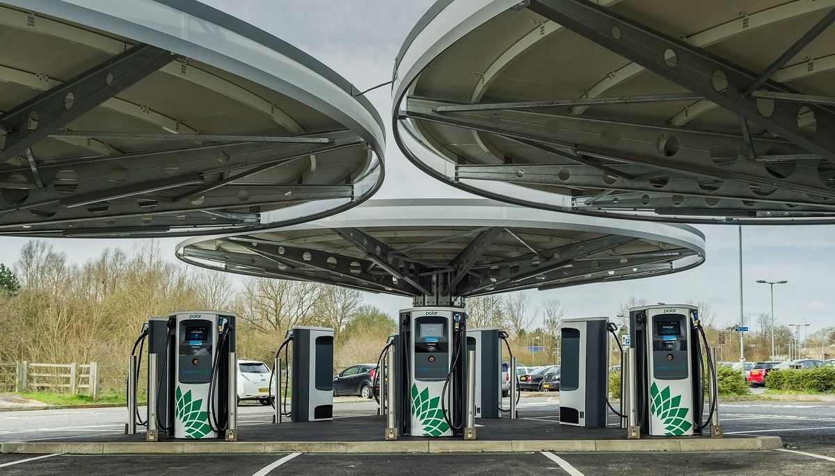 Станции быстрой зарядки электромобилей будут прибыльнее, чем заправки Станции быстрой зарядки электромобилей будут прибыльнее, чем заправки