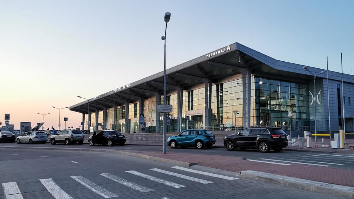 Сообщили о заминировании: в аэропорту Харькова искали взрывчатку