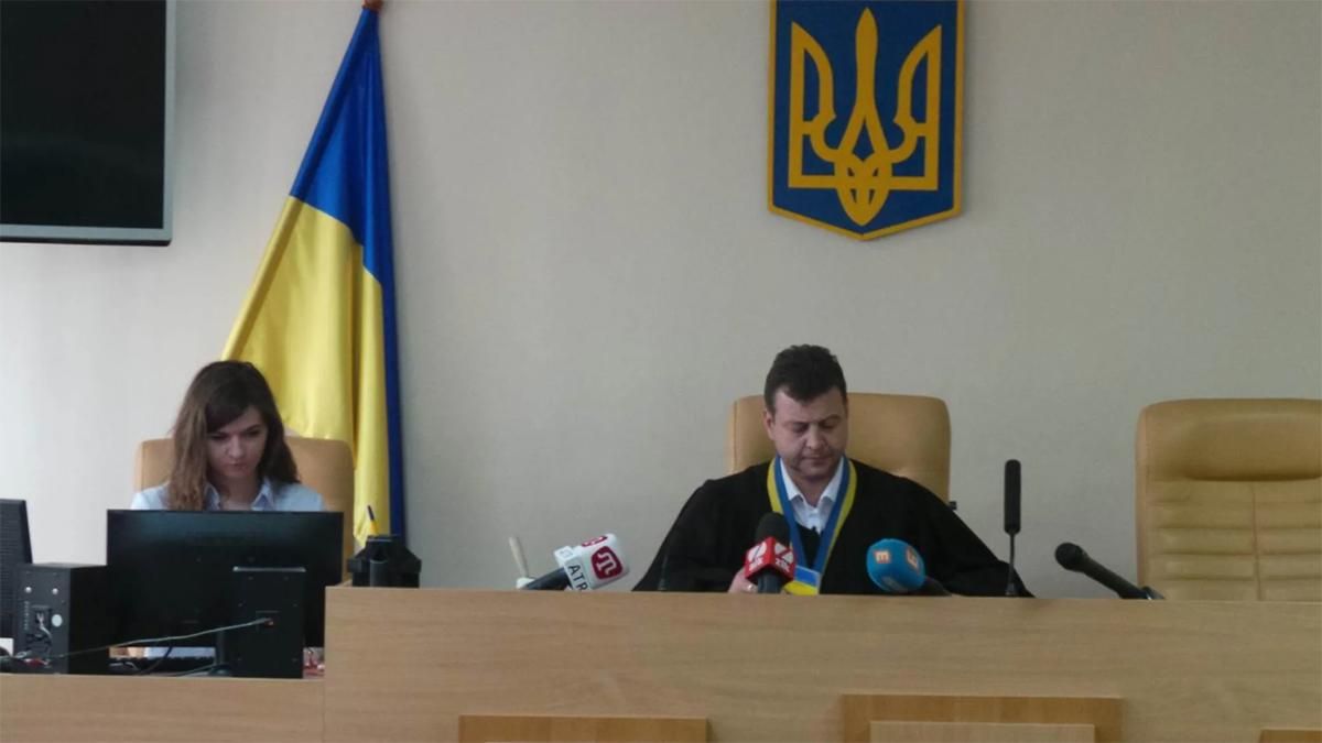 Запобіжний захід Порошенку обирає суддя, якого той призначив у 2017 році: що про нього відомо - 24 Канал Запобіжний захід Порошенку обирає суддя, якого той призначив у 2017 році: що про нього відомо - 24 Канал