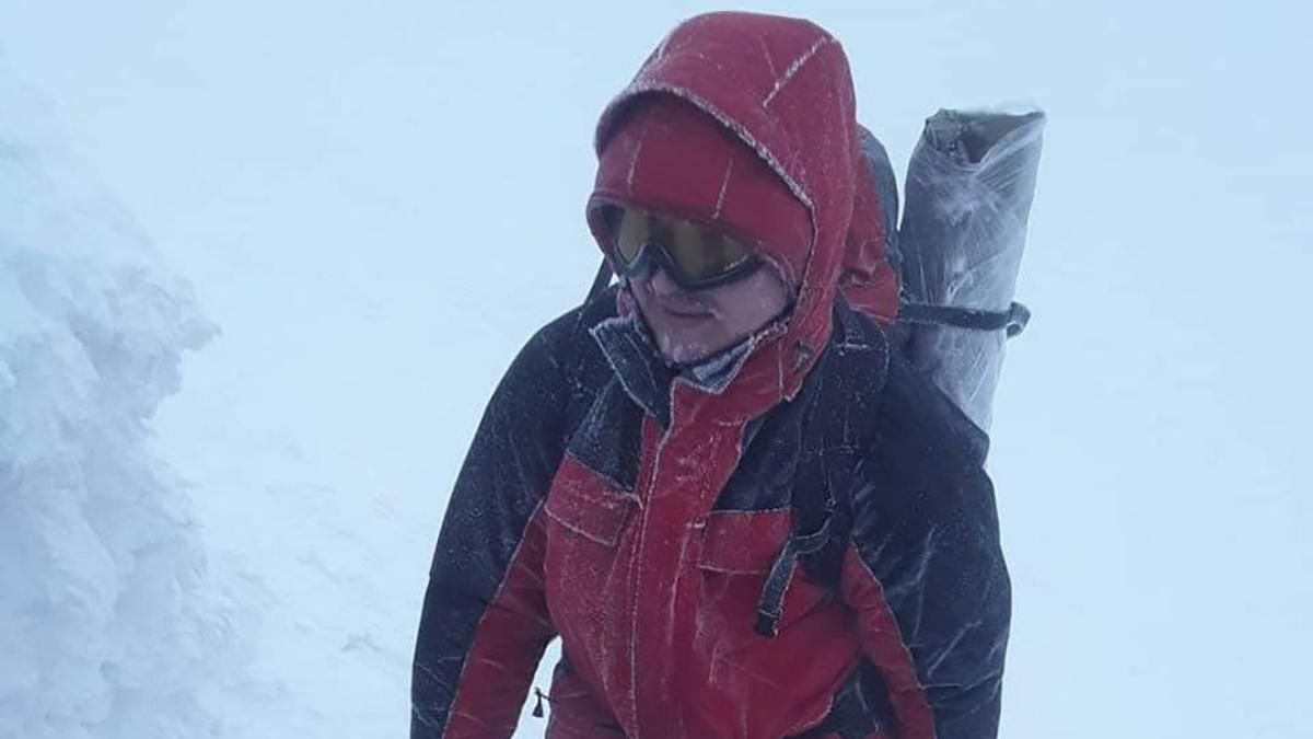 В высокогорье Карпат спасатели нашли раненого иностранца, но не могут его эвакуировать В высокогорье Карпат спасатели нашли раненого иностранца, но не могут его эвакуировать