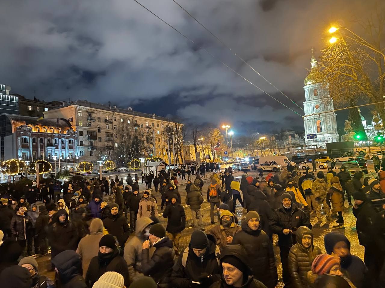 Не дочекавшись рішення суду, прихильники Порошенка почали розходитись - 24 Канал