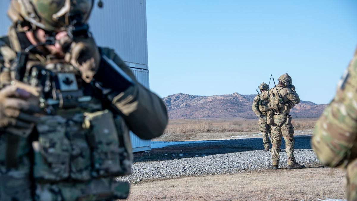 "Не для навчань": Канада скерувала в Україну окремий загін спецпризначенців, – ЗМІ - Україна новини - 24 Канал "Не для навчань": Канада скерувала в Україну окремий загін спецпризначенців, – ЗМІ - Україна новини - 24 Канал