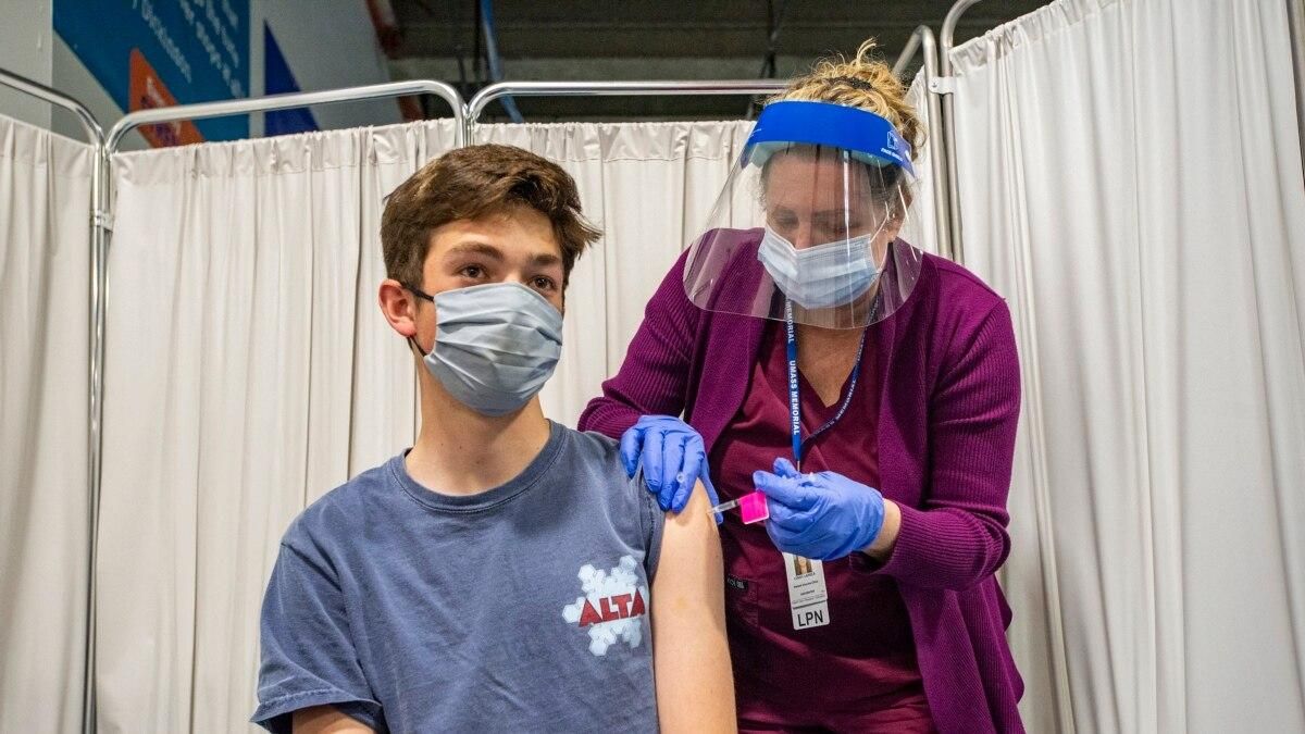 На что вакцинированные школьники могут потратить "ковидную" 1000 гривен: предложение МОН На что вакцинированные школьники могут потратить "ковидную" 1000 гривен: предложение МОН