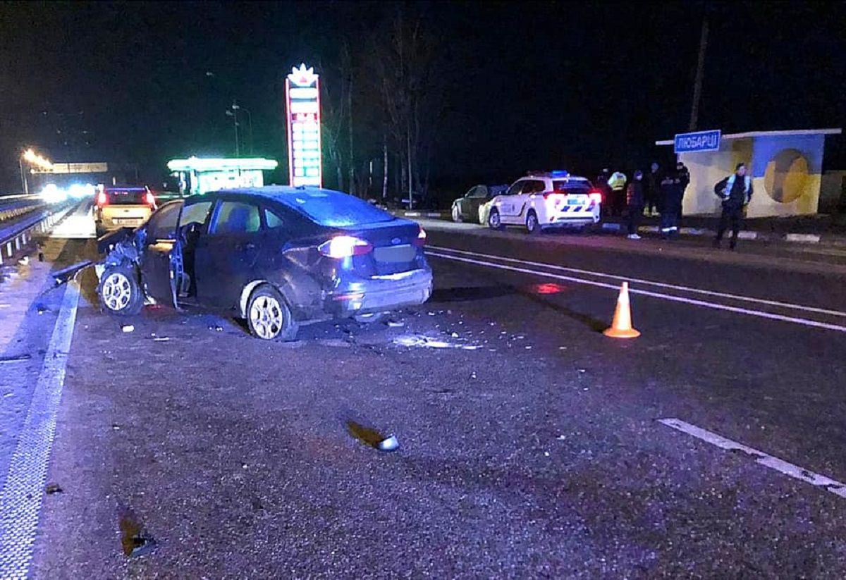 Під Борисполем сталася серйозна автотроща з чотирма потерпілими: кадри зіткнення - Новини Борисполя - Київ Під Борисполем сталася серйозна автотроща з чотирма потерпілими: кадри зіткнення - Новини Борисполя - Київ