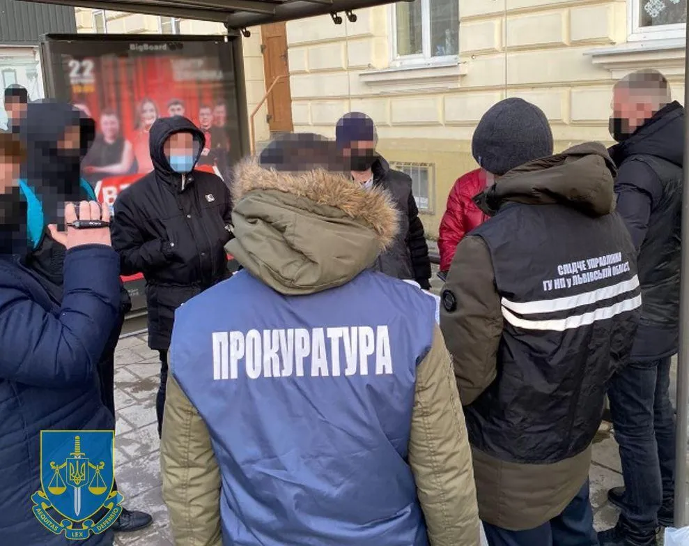 Обіцяв вирішити питання із суддями: у Львові затримали адвоката