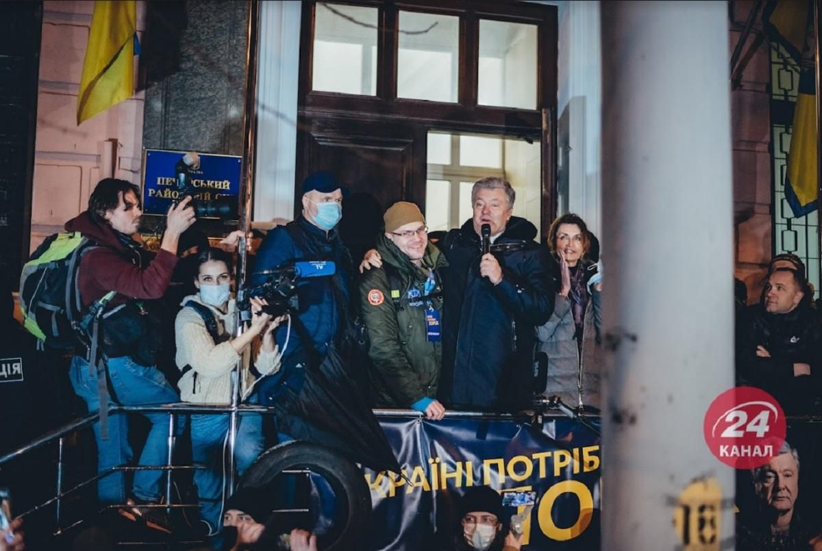 Российская разведка неожиданно вступилась за Петра Порошенко Российская разведка неожиданно вступилась за Петра Порошенко