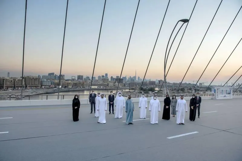 Необычный мост открыли в Дубае