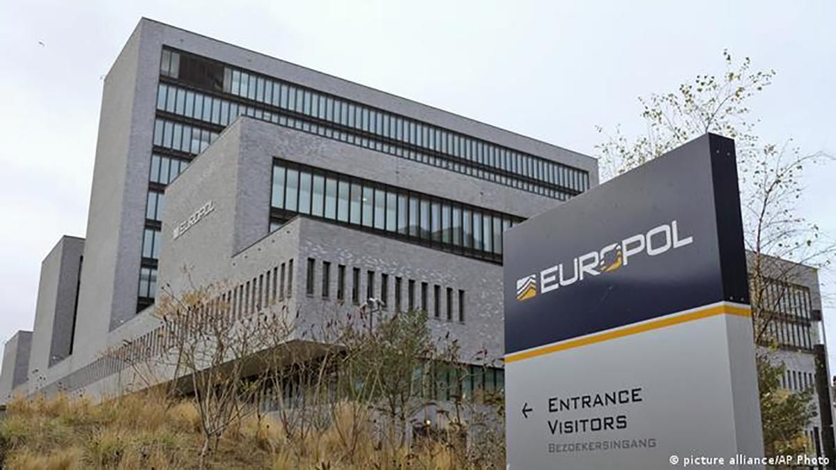 Кібератака на урядові сайти в Україні: у розслідуванні допомагає Європол - Україна новини - 24 Канал