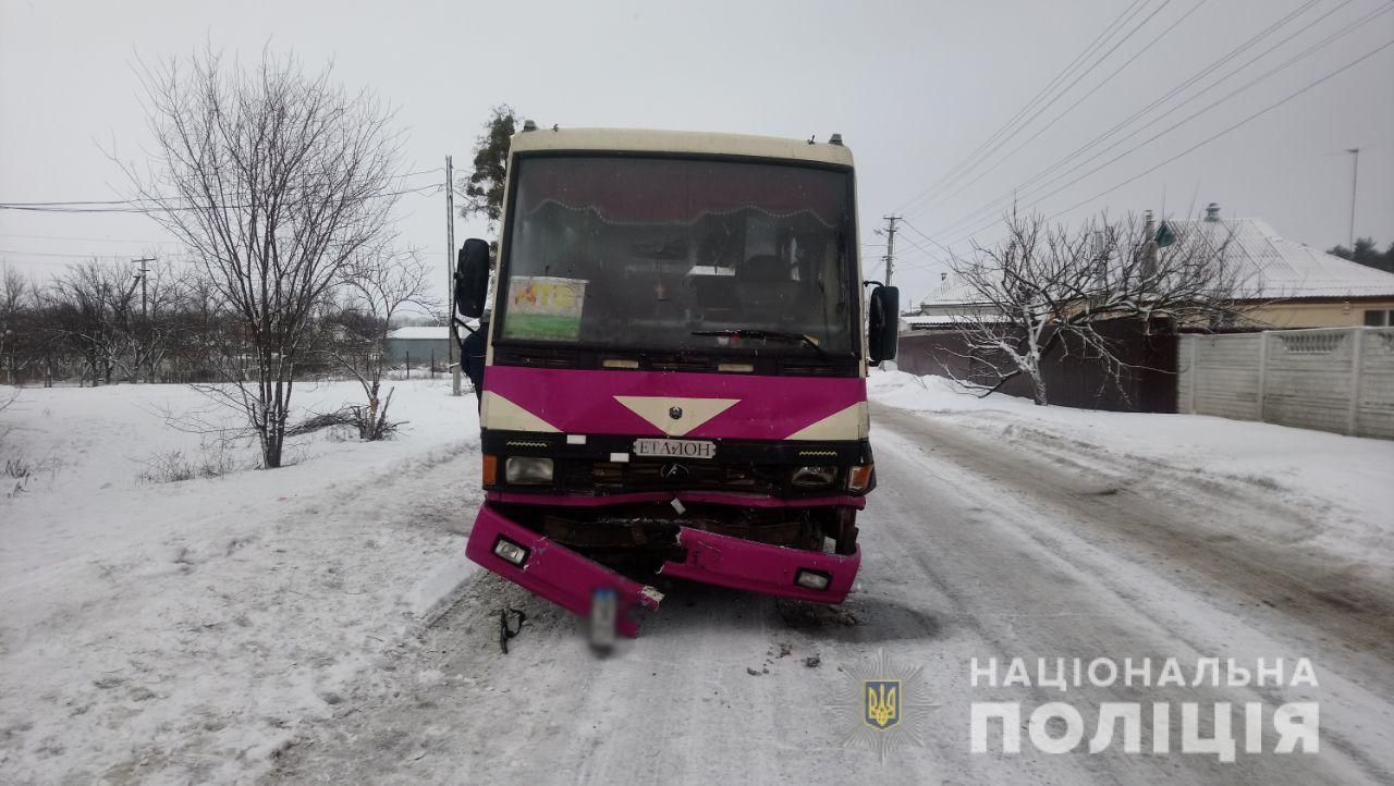 Рейсові автобуси зіткнулися на Харківщині: у ДТП постраждали 6 пасажирів - Новини кримінал - Харків