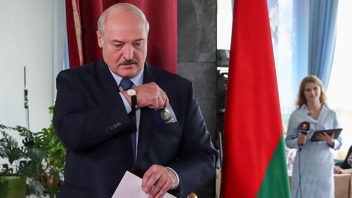 Лукашенко говорит, что в 1994 году его избрали президентом случайно