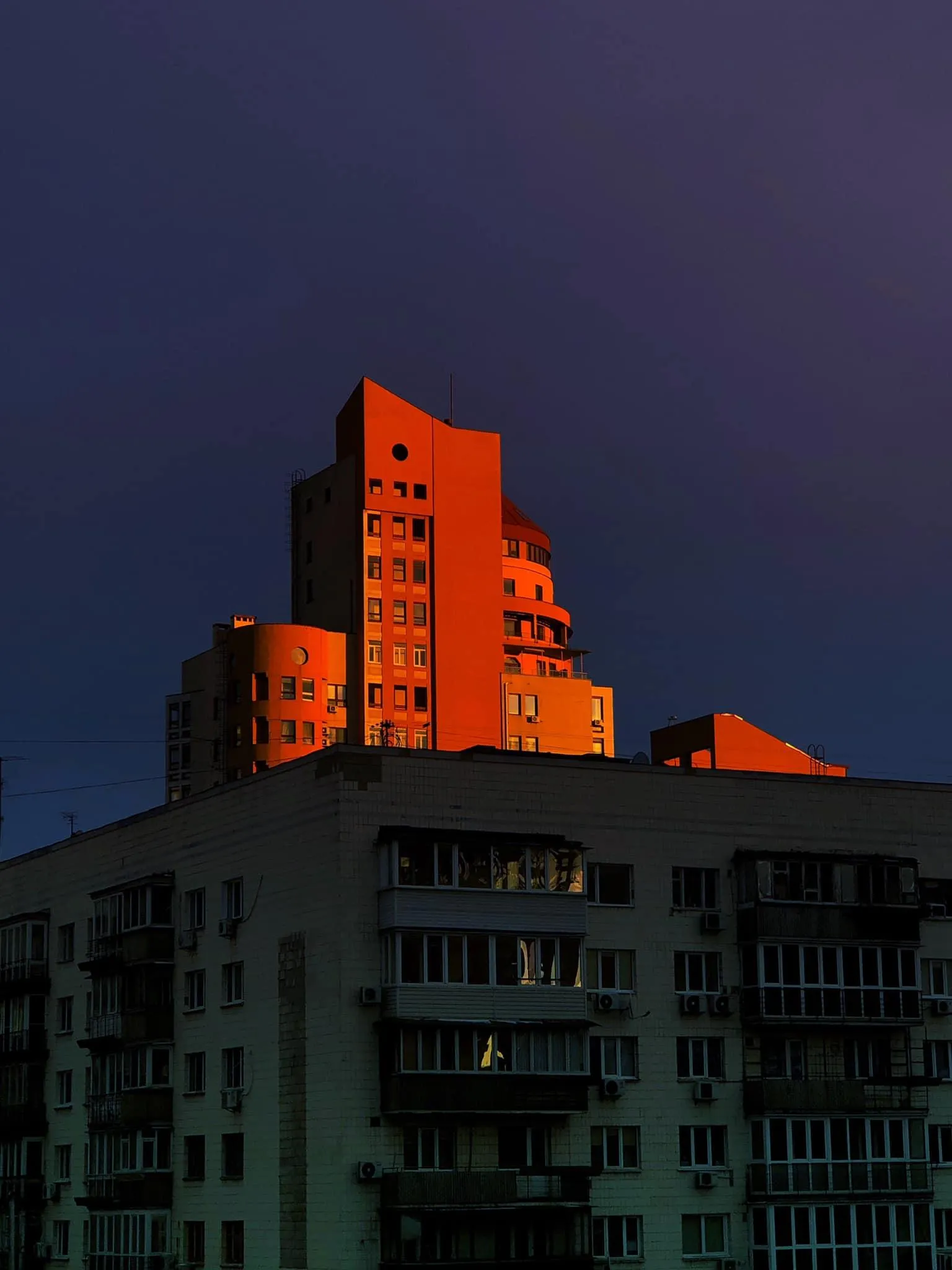 надзвичайний захід сонця у Києві