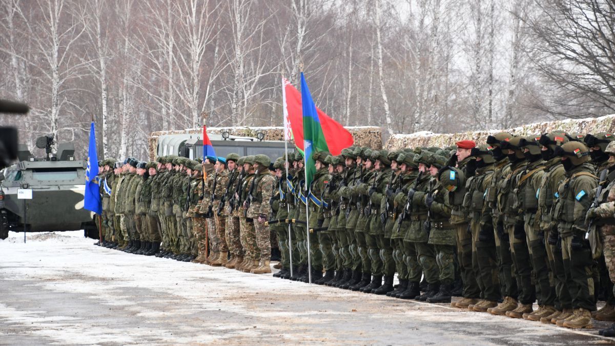 Россия полностью вывела войска из Казахстана