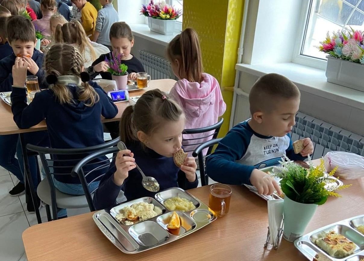 Хто має право на безкоштовне харчування в закладах освіти - Україна новини - Освіта