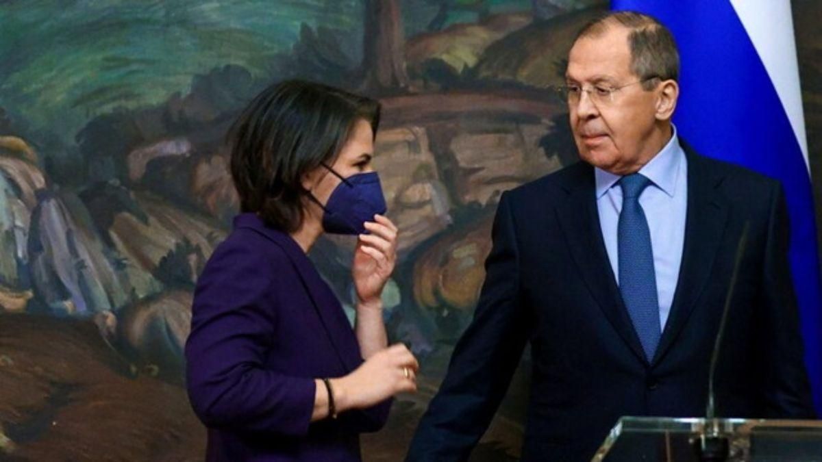 Бербок и Лавров поспорили из-за заблокированного кремлевского канала Бербок и Лавров поспорили из-за заблокированного кремлевского канала