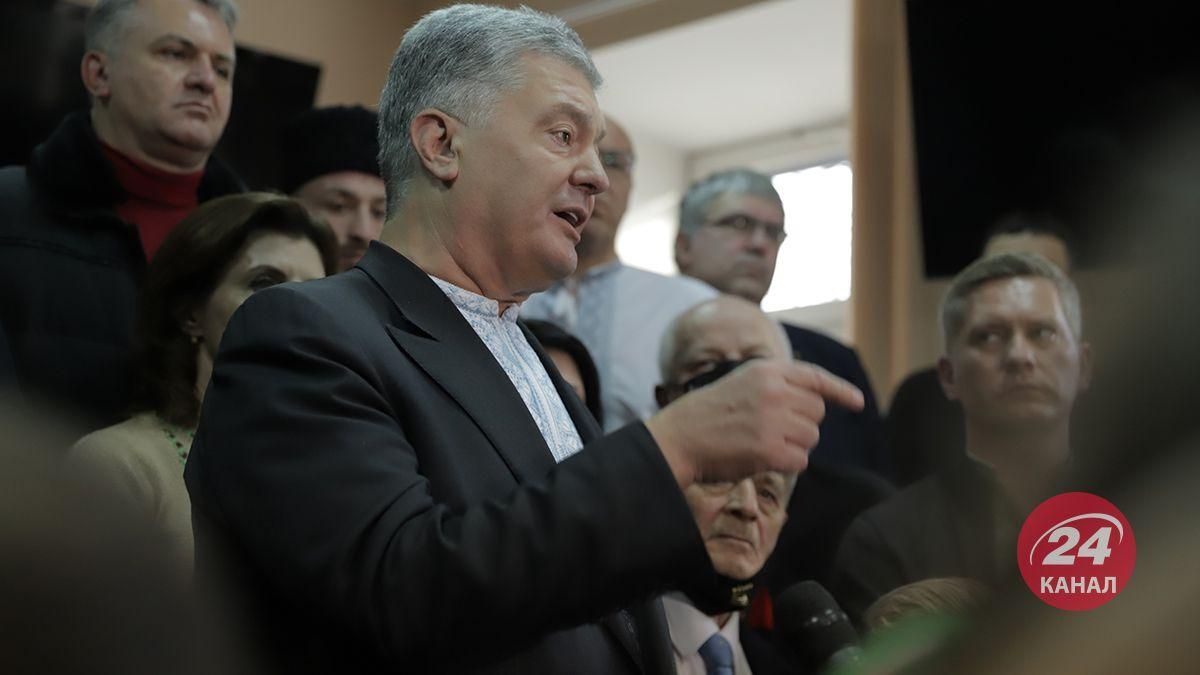 Адвокаты Порошенко обжалуют решение суда о запрете выезда из Украины