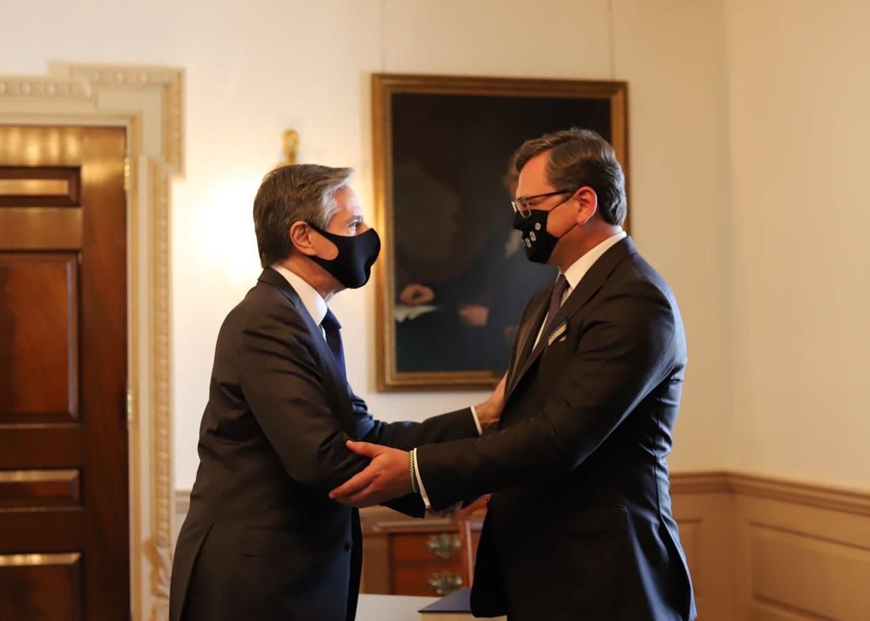 Блинкен и Кулеба начали личную встречу Блинкен и Кулеба начали личную встречу