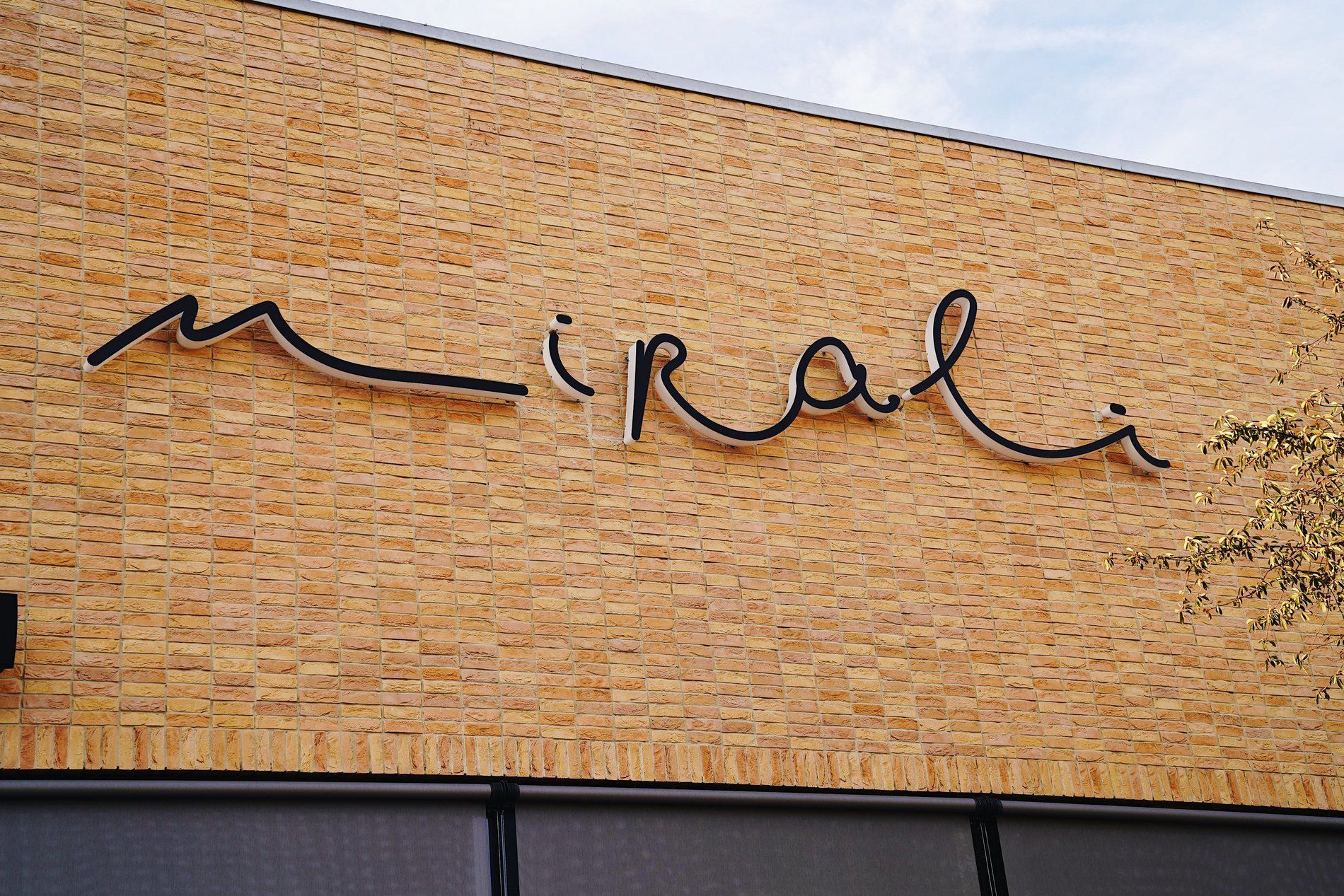 Поход в ресторан на Подоле закончился выбитыми зубами: заведение отреагировало на скандал Поход в ресторан на Подоле закончился выбитыми зубами: заведение отреагировало на скандал