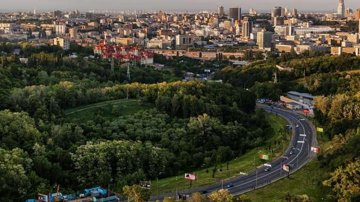 Верховный суд запретил скандальную застройку Протасового Яра