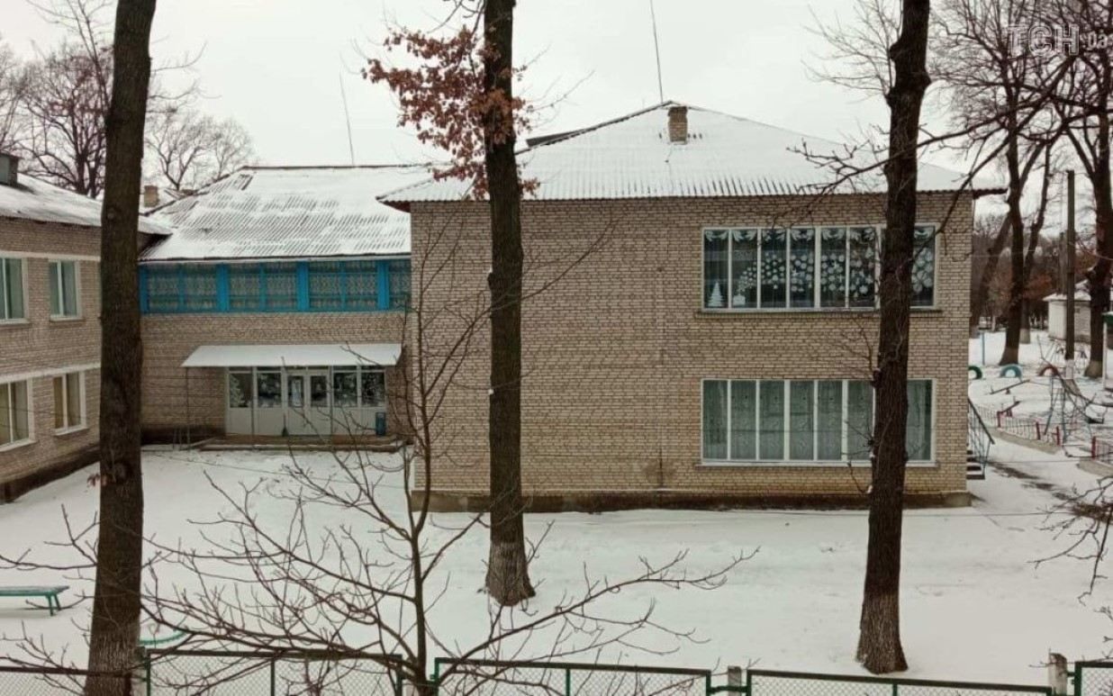 Только +8 градусов: в садике под Винницей мерзнут дети, но включать газовый котел не дают
Только +8 градусов: в садике под Винницей мерзнут дети, но включать газовый котел не дают