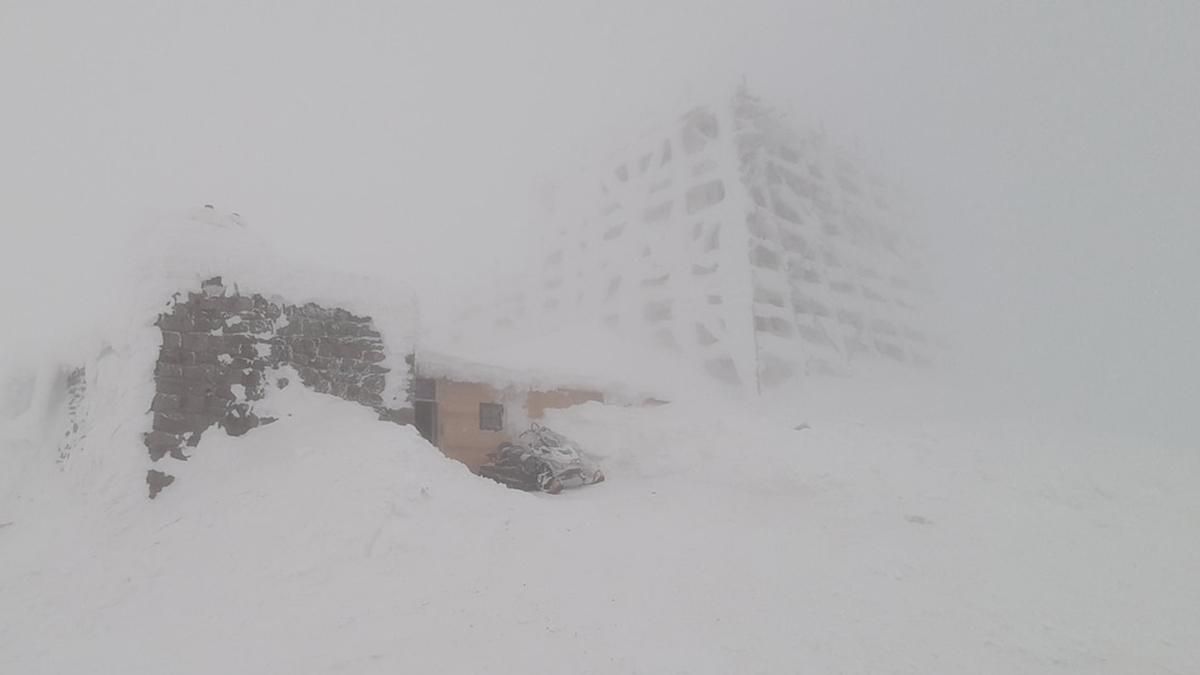 15-градусний мороз, вітер і повно снігу: як виглядає високогір'я Карпат - Україна новини - 24 Канал