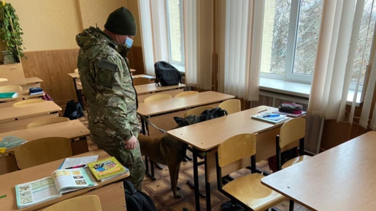 Аноним сообщил о взрывчатке во всех школах Харькова
