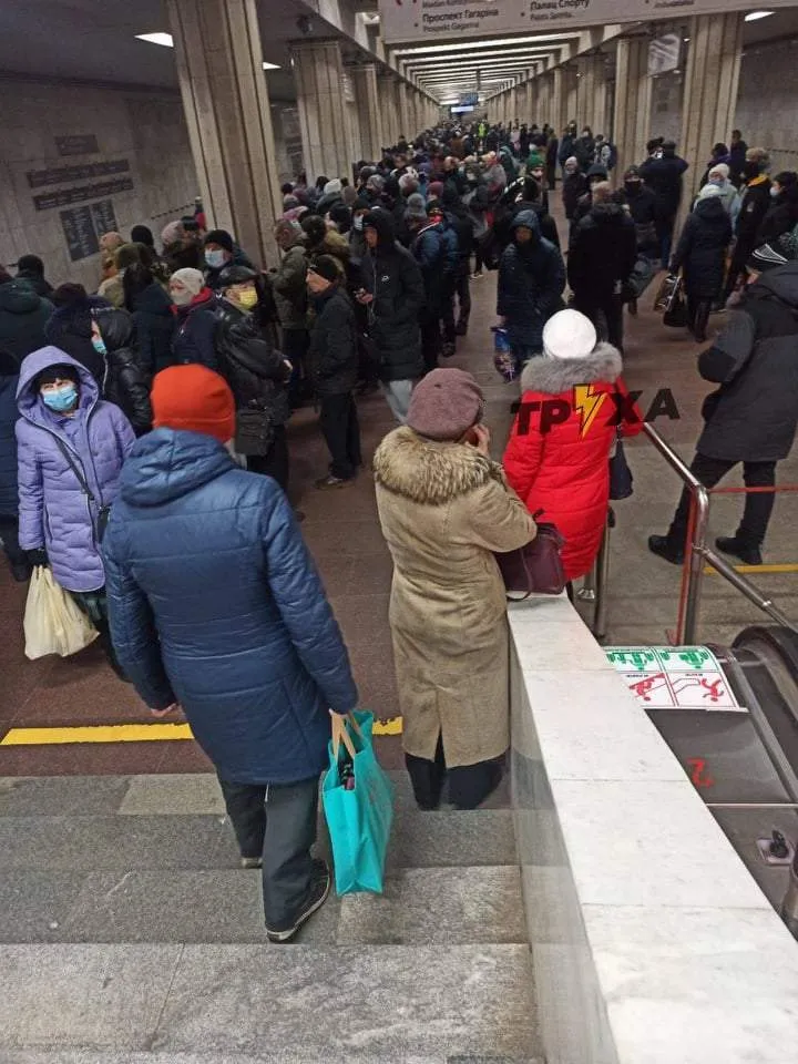 У Харкові затопило метро після прориву труби на водогоні У Харкові затопило метро після прориву труби на водогоні