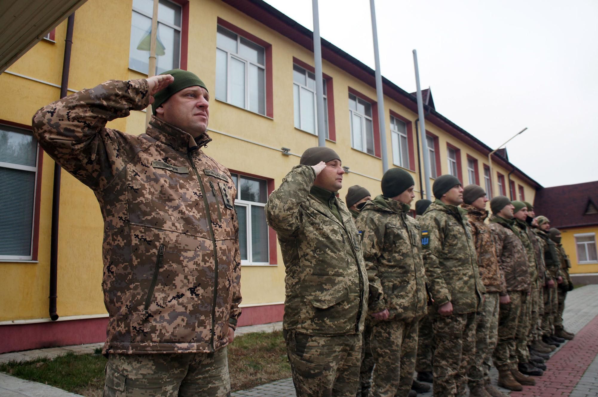 Добровольцам теробороны разрешили использовать охотничье оружие