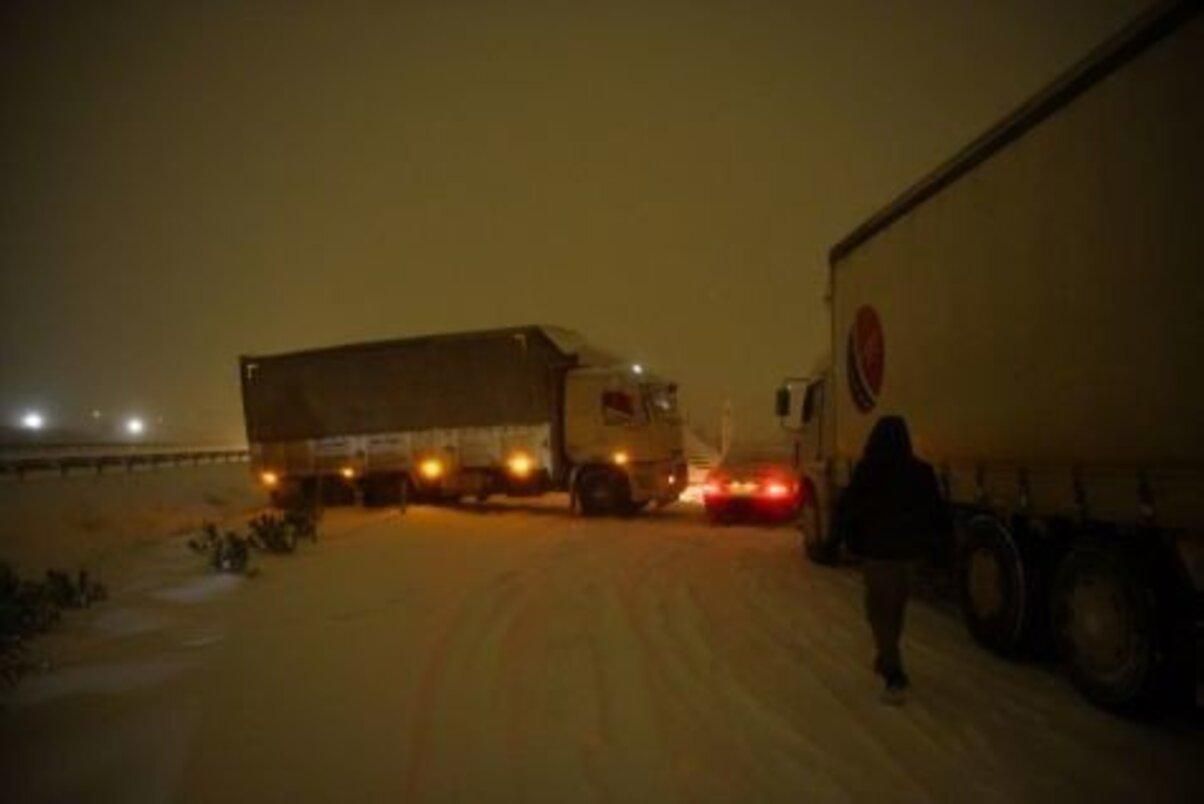 В Турции выпало по колено снега: фото и видео рекордных снегопадов