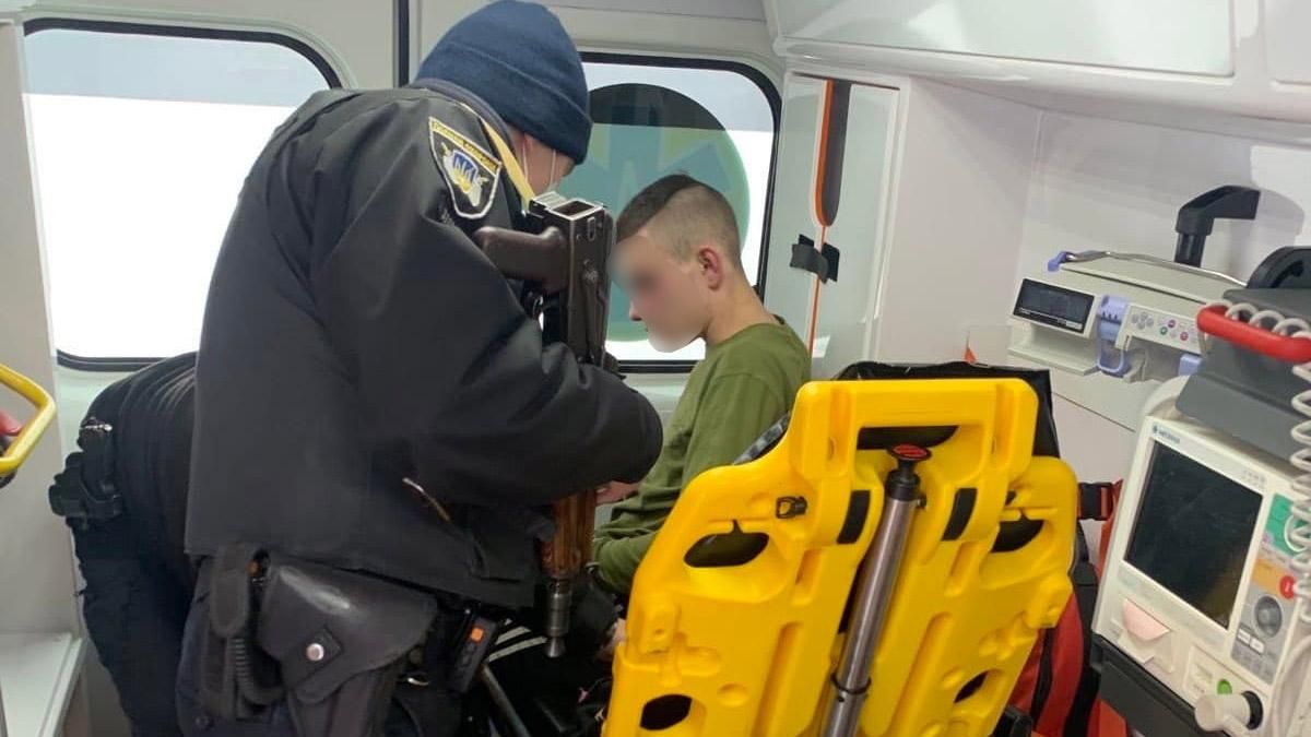 Приехали лечить: в Харькове пьяный пациент избил медиков скорой Приехали лечить: в Харькове пьяный пациент избил медиков скорой