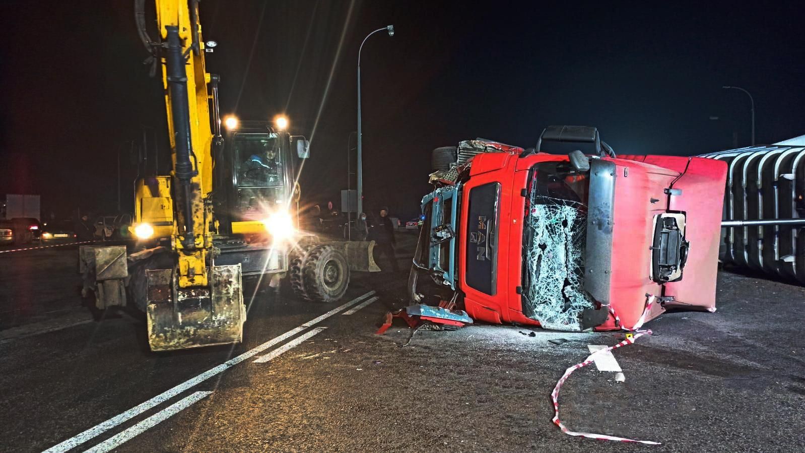 Залишили в СІЗО водія вантажівки, яка розчавила таксі з людьми під Харковом - Харків Залишили в СІЗО водія вантажівки, яка розчавила таксі з людьми під Харковом - Харків