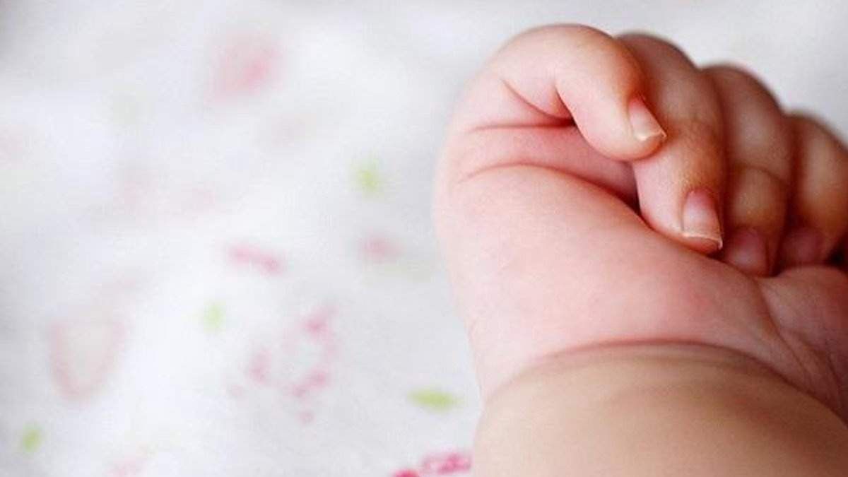 Тіло тримали тиждень: на Вінничині батьки відмовлялися від поховання немовляти - Новини Вінниця - 24 Канал