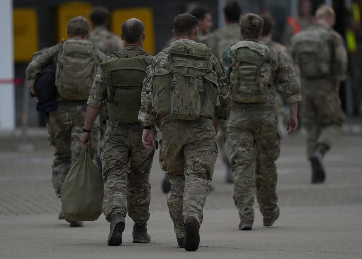 Велика Британія може відправити своїх військових до сусідніх з Україною країн НАТО, – ЗМІ - 24 Канал