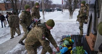 У військовій частині Краматорська вшанували кіборгів: в аеропорту загинули 60 їхніх побратимів