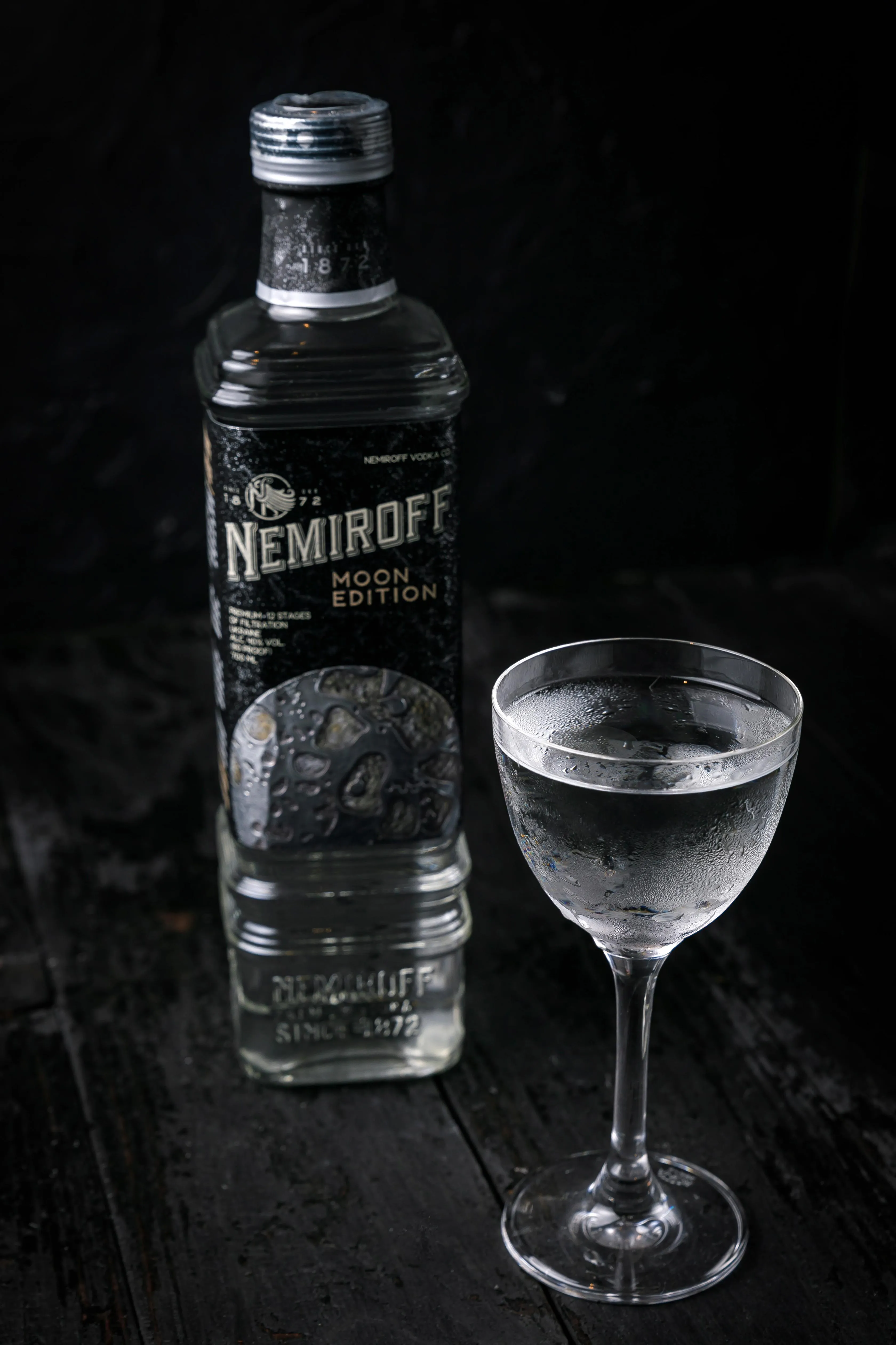 Подавай до страви преміальну горілку Nemiroff Moon Edition Подавай до страви преміальну горілку Nemiroff Moon Edition