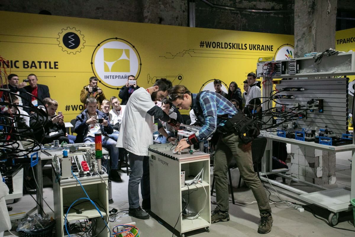 Увидеть перспективы карьеры: в Украине проходят соревнования рабочих профессий среди молодежи Увидеть перспективы карьеры: в Украине проходят соревнования рабочих профессий среди молодежи