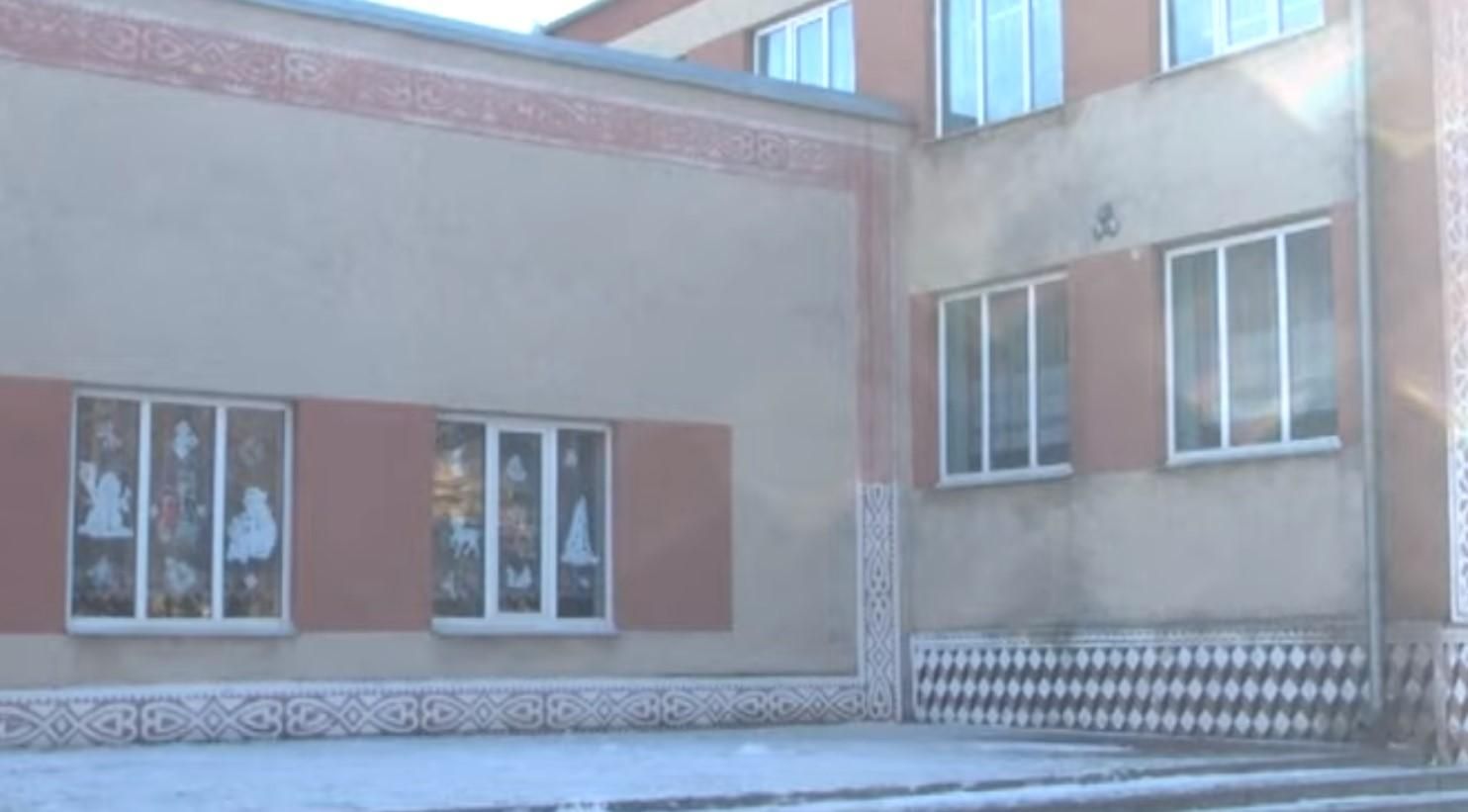 Директор школи на Вінниччині вдарив учні по голові, бо той перешіптувався на уроці - Свіжі новини Вінниці - Освіта Директор школи на Вінниччині вдарив учні по голові, бо той перешіптувався на уроці - Свіжі новини Вінниці - Освіта